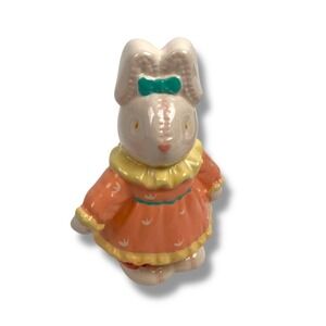 Vintage Ceramic‎ Salt Shaker Bunny Rabbit Figurine in Dress Easter Spring A14Q